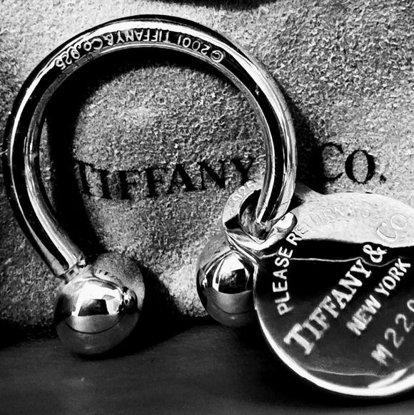 Tiffany & Co. Sterling Silver Medallion Keyring + Bag, Box, and Pouch - Picture 4 of 5
